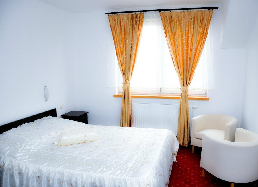 Rezydencja Lux Рева Екстериор снимка
